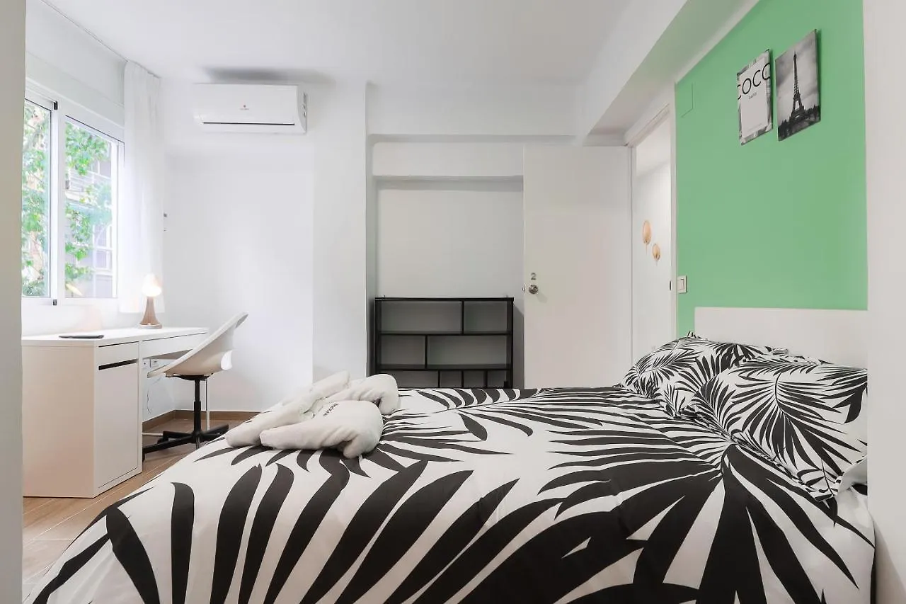 C29 Beutiful & Shiny 4 Bdrm Apartment Málaga 0*,  Spagna